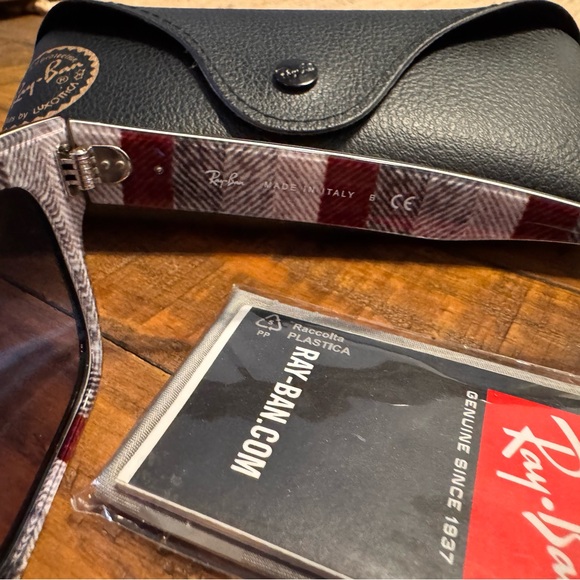 Ray-Ban RayBan RB2190 Black Frame Gray Gradient Lenses Sunglasses - Picture 4 of 5